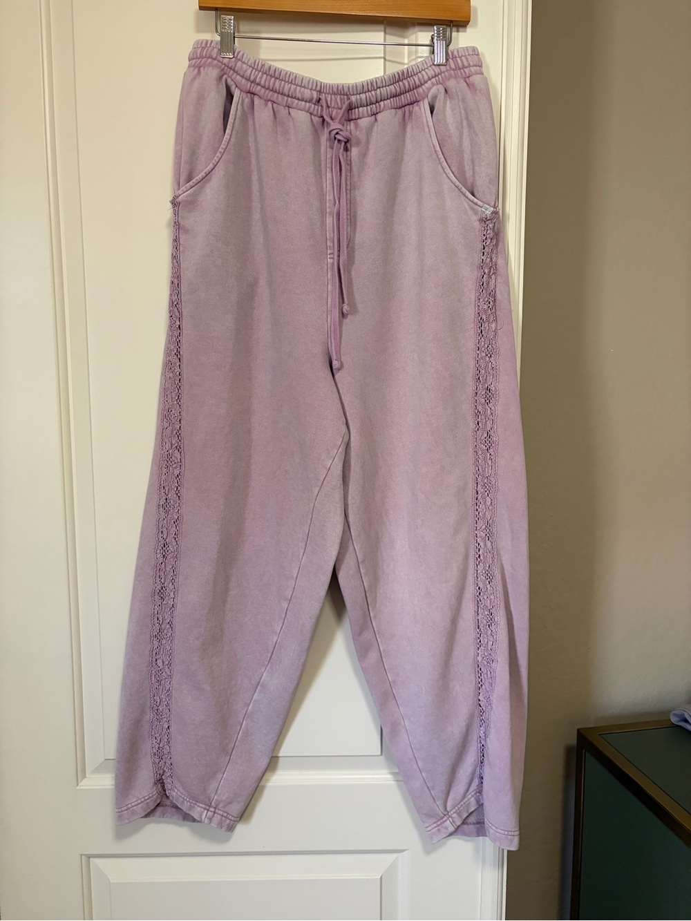 💜🦄Urban Outfitters Lavender Wash Jayden Lace Inset Lounge Sweatpants 🦄💜